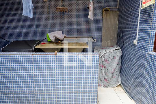 Área de Serviço de casa à venda com 5 quartos, 300m² em Bandeiras, Osasco