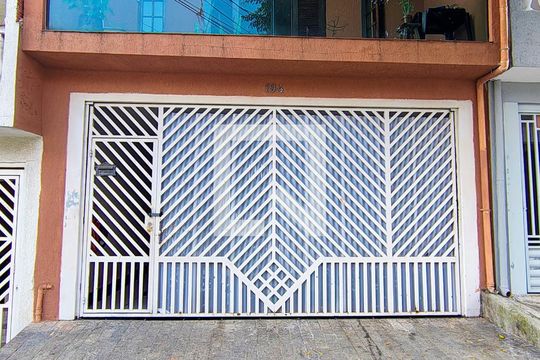 Fachada de casa à venda com 5 quartos, 300m² em Bandeiras, Osasco
