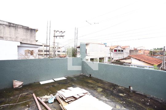 Varanda de casa para alugar com 2 quartos, 150m² em Jardim Monte Cristo, Suzano