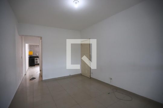 Sala 1 de casa para alugar com 2 quartos, 150m² em Jardim Monte Cristo, Suzano