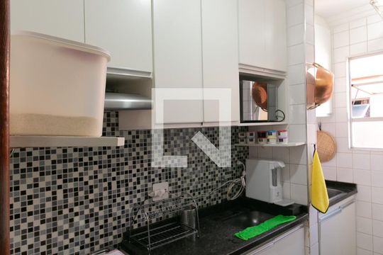 Cozinha de apartamento à venda com 3 quartos, 63m² em Santa Branca, Belo Horizonte