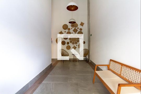 Hall de entrada de kitnet/studio à venda com 1 quarto, 37m² em Pompeia, São Paulo
