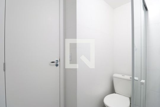 Banheiro de apartamento para alugar com 1 quarto, 25m² em Pompeia, São Paulo