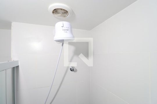 Banheiro de apartamento para alugar com 1 quarto, 25m² em Pompeia, São Paulo