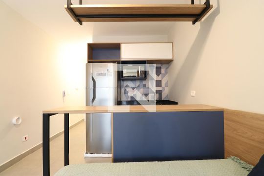 Cozinha de apartamento para alugar com 1 quarto, 25m² em Pompeia, São Paulo