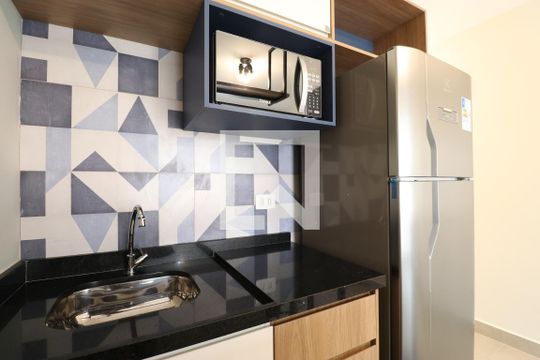 Cozinha de apartamento para alugar com 1 quarto, 25m² em Pompeia, São Paulo