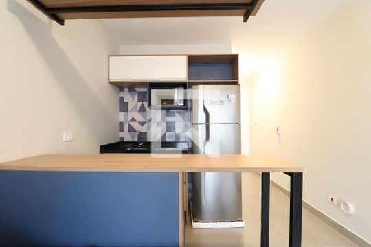 Cozinha de apartamento para alugar com 1 quarto, 25m² em Pompeia, São Paulo