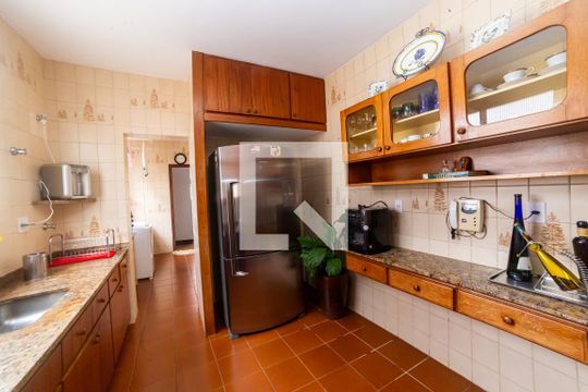 Cozinha de apartamento à venda com 4 quartos, 160m² em Cidade Nova, Belo Horizonte