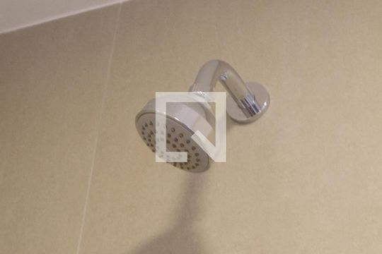 Banheiro de kitnet/studio à venda com 1 quarto, 23m² em Santo Amaro, São Paulo