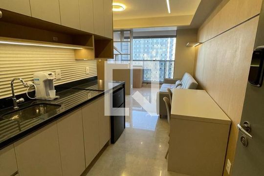 Cozinha de kitnet/studio para alugar com 1 quarto, 25m² em Sumarezinho, São Paulo