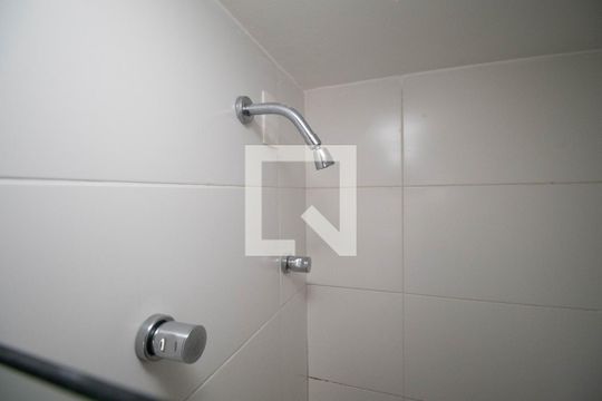 Banheiro de kitnet/studio para alugar com 1 quarto, 45m² em Noroeste, Brasília