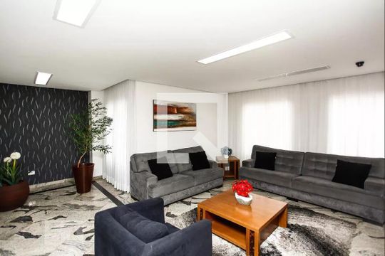 Hall social de apartamento à venda com 3 quartos, 64m² em Jardim Aida, Guarulhos