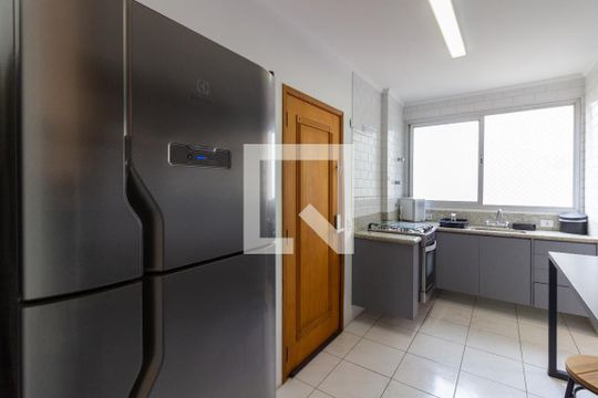Cozinha de apartamento para alugar com 3 quartos, 100m² em Jardim Paulista, São Paulo