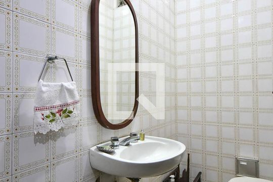 Lavabo de casa para alugar com 3 quartos, 485m² em Vila Morse, São Paulo