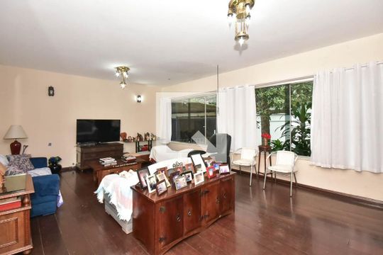 Sala de casa para alugar com 3 quartos, 485m² em Vila Morse, São Paulo