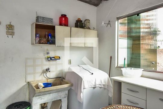 Área de Serviço de casa para alugar com 3 quartos, 485m² em Vila Morse, São Paulo