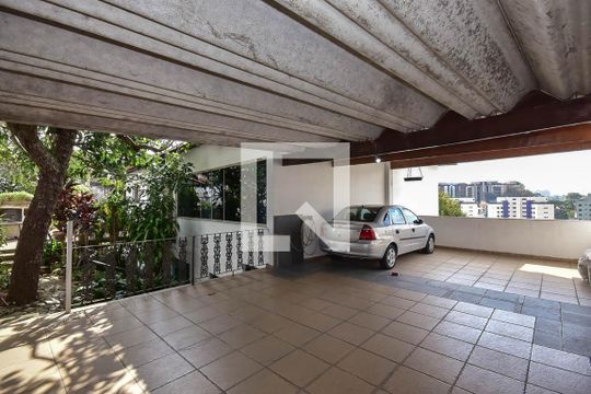 Garagem de casa para alugar com 3 quartos, 485m² em Vila Morse, São Paulo