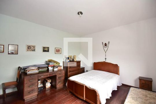 Suíte de casa para alugar com 3 quartos, 485m² em Vila Morse, São Paulo