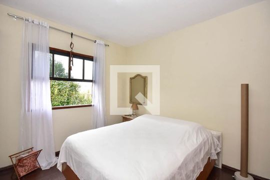 Quarto 1 de casa para alugar com 3 quartos, 485m² em Vila Morse, São Paulo