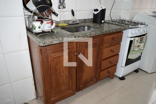 Cozinha de apartamento à venda com 1 quarto, 49m² em Sumarezinho, São Paulo