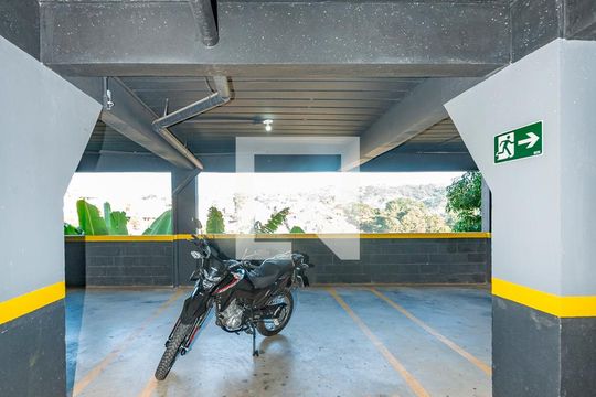 Garagem de apartamento à venda com 3 quartos, 140m² em Alto Caiçaras, Belo Horizonte