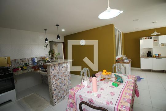 Cozinha de apartamento à venda com 2 quartos, 115m² em Olaria, Rio de Janeiro