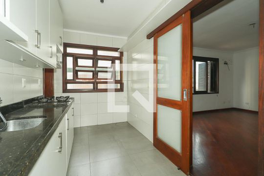 Cozinha de apartamento à venda com 2 quartos, 76m² em Auxiliadora, Porto Alegre