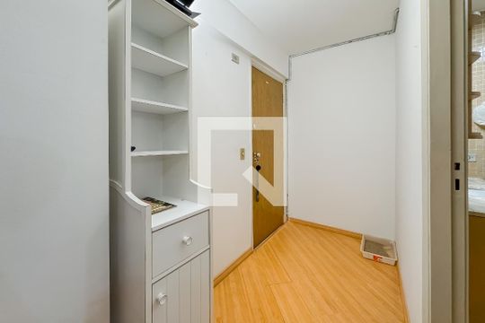 Entrada de kitnet/studio para alugar com 1 quarto, 40m² em Vila Mariana, São Paulo