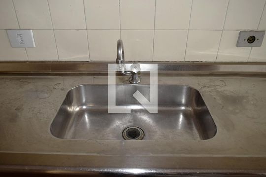 Cozinha de apartamento para alugar com 3 quartos, 160m² em Alto de Pinheiros, São Paulo