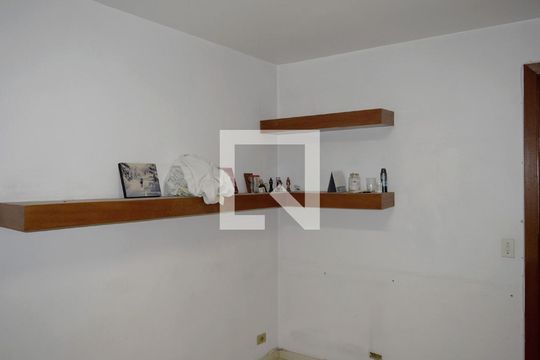 Quarto 1 de apartamento para alugar com 3 quartos, 160m² em Alto de Pinheiros, São Paulo