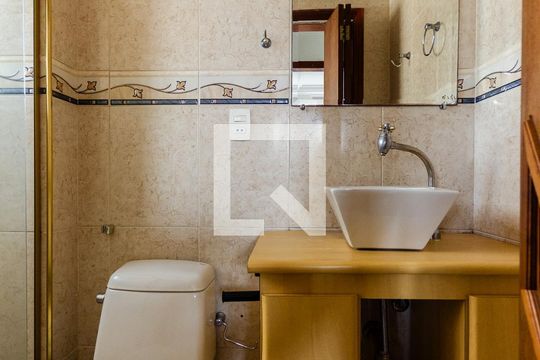 Banheiro de apartamento para alugar com 2 quartos, 55m² em Nossa Senhora do O, São Paulo