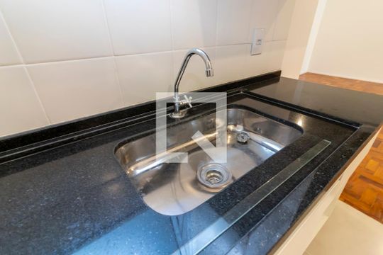 Cozinha de kitnet/studio para alugar com 1 quarto, 57m² em Santa Ifigênia, São Paulo