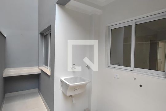 Área de Serviço de apartamento para alugar com 2 quartos, 70m² em Cerâmica, São Caetano do Sul