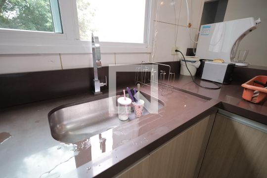 Cozinha de apartamento à venda com 2 quartos, 120m² em Vila Eldizia, Santo André