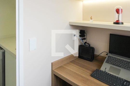 Quarto de Serviço - Escritório de apartamento para alugar com 3 quartos, 136m² em Jardim Dom Bosco, São Paulo