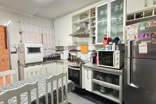 Cozinha de casa à venda com 3 quartos, 194m² em Jardim das Maravilhas, Santo André