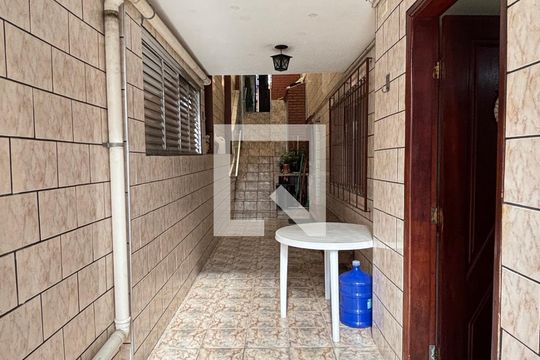 Quintal - Corredor de casa à venda com 3 quartos, 194m² em Jardim das Maravilhas, Santo André