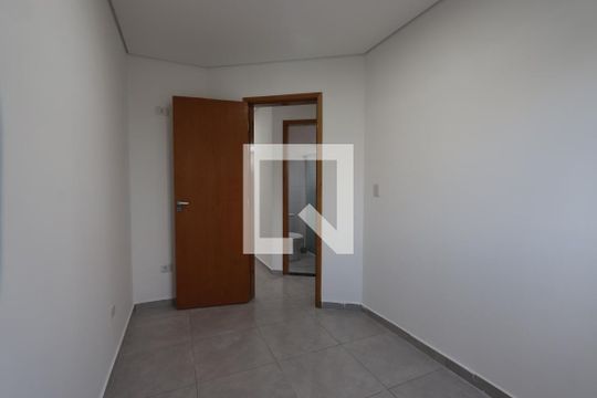 Quarto 2 de apartamento para alugar com 2 quartos, 42m² em Jardim Piqueroby, São Paulo