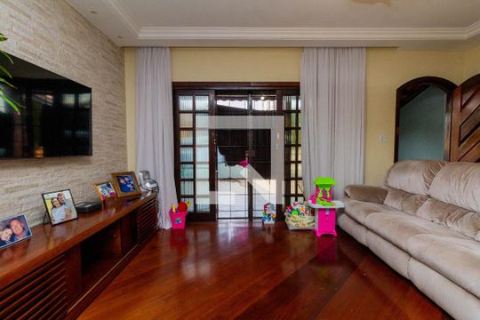 Sala de casa à venda com 3 quartos, 140m² em Chácara Seis de Outubro, São Paulo