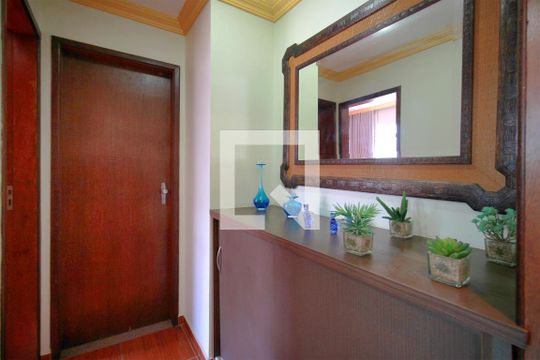 Corredor de apartamento à venda com 2 quartos, 80m² em Santa Tereza, Belo Horizonte