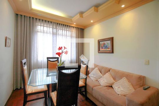 Apartamento à venda com 2 quartos, 80m² em Santa Tereza, Belo Horizonte