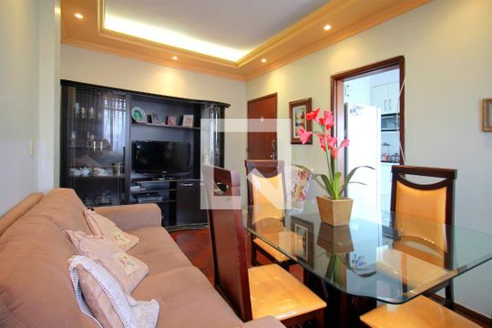 Sala de apartamento à venda com 2 quartos, 80m² em Santa Tereza, Belo Horizonte
