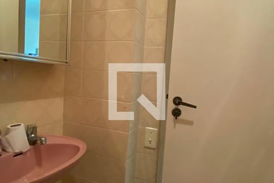Banheiro 2 de apartamento à venda com 3 quartos, 115m² em Copacabana, Rio de Janeiro
