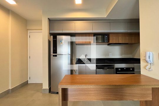 Cozinha de apartamento à venda com 1 quarto, 44m² em Indianópolis, São Paulo