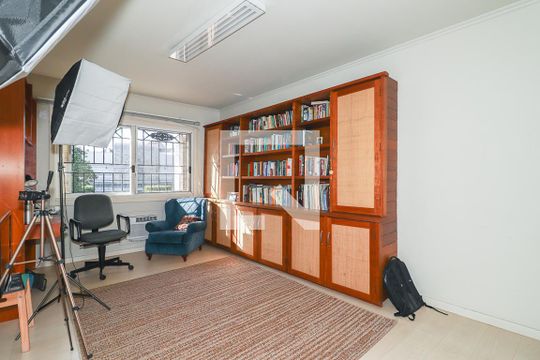 Quarto 1  de casa à venda com 4 quartos, 372m² em Vila Jardim, Porto Alegre
