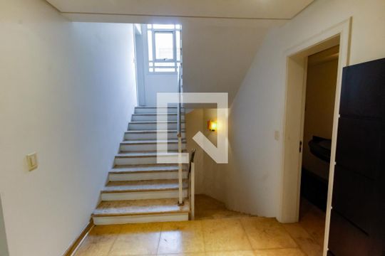 Corredor de casa de condomínio à venda com 5 quartos, 1100m² em Residencial Morumbi, São Paulo