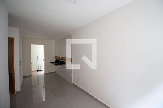 Sala de casa de condomínio para alugar com 2 quartos, 42m² em Parada Xv de Novembro, São Paulo