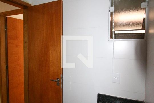 Banheiro Social de casa de condomínio para alugar com 2 quartos, 42m² em Parada Xv de Novembro, São Paulo