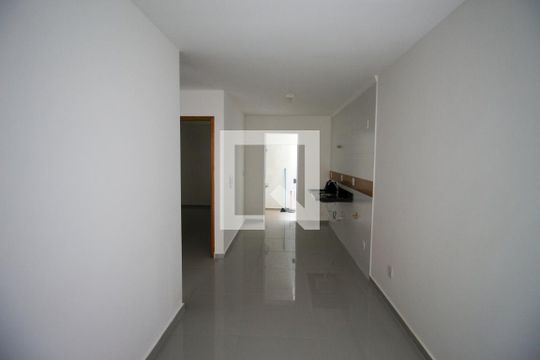 Sala de casa de condomínio para alugar com 2 quartos, 42m² em Parada Xv de Novembro, São Paulo