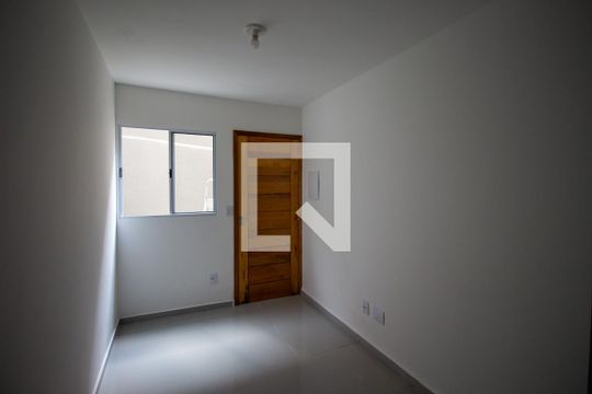Sala de casa de condomínio para alugar com 2 quartos, 42m² em Parada Xv de Novembro, São Paulo